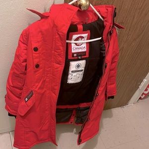 Boy or girl Canada coat… Size 7/8…